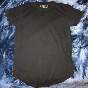 Men’s black t-shirt!!!